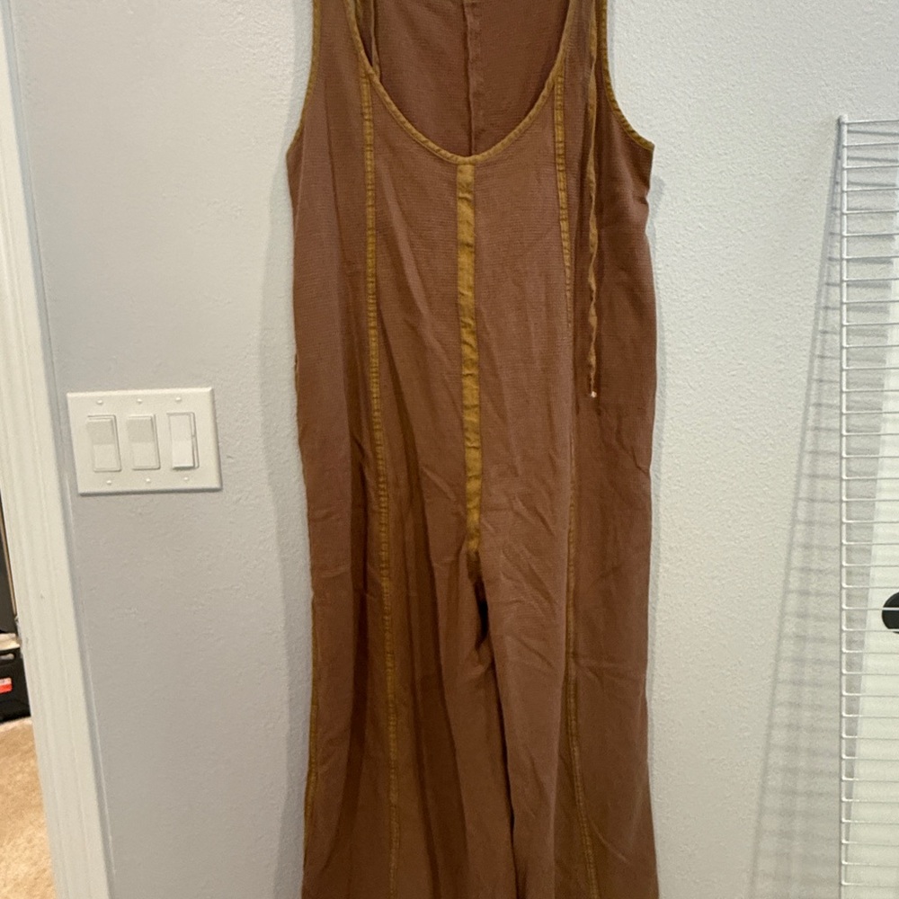 Chic Tan Sleeveless Jumpsuit - Picture 6 of 9